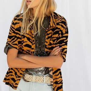 We the Free Share Good Vibes Buttondown in Tiger Gold
